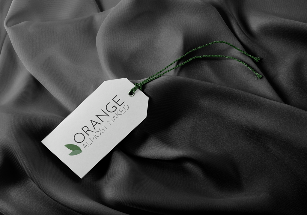 free-clothing-tag-label-mockup